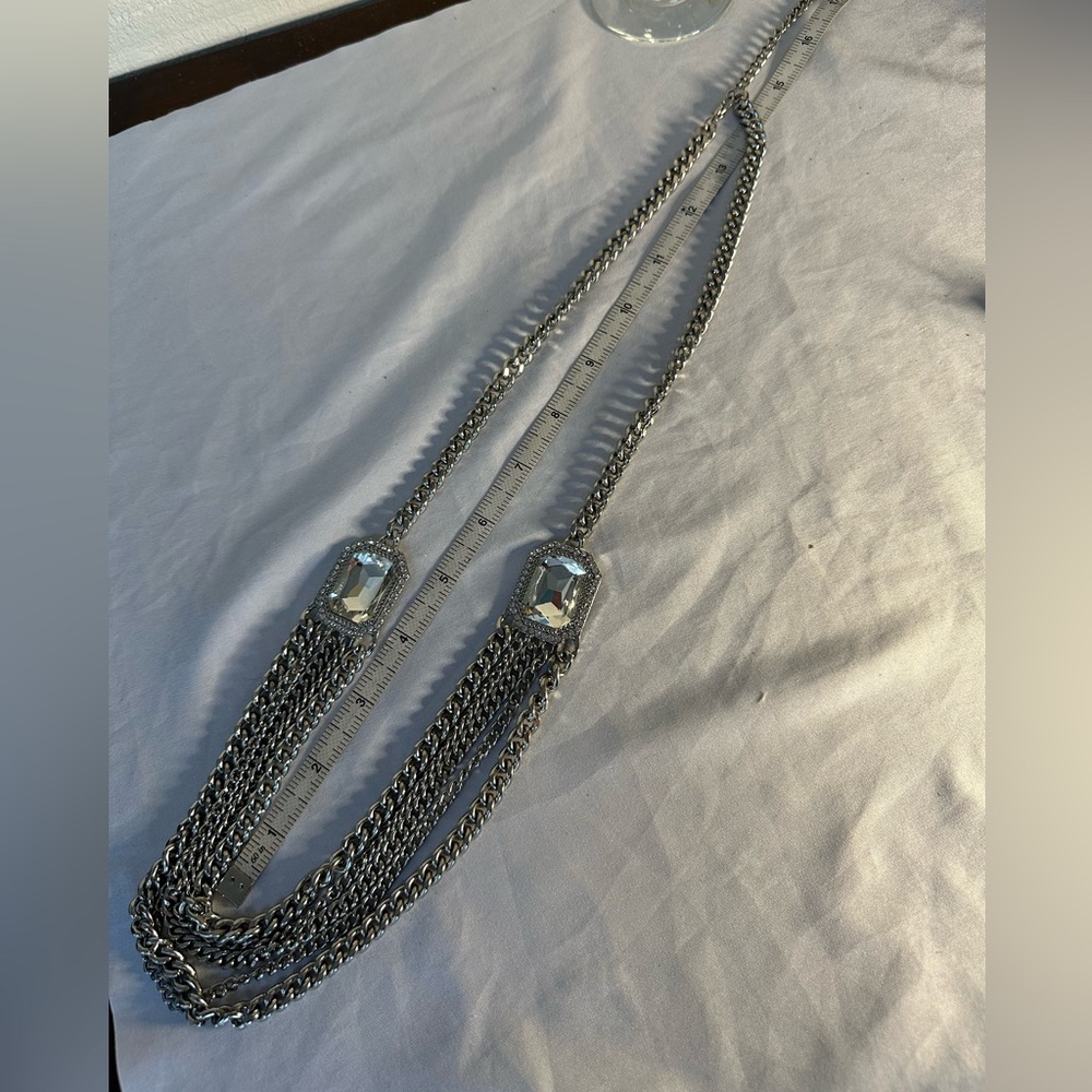 Heavy silvertone rhinestone statement necklace - Picture 4 of 6
